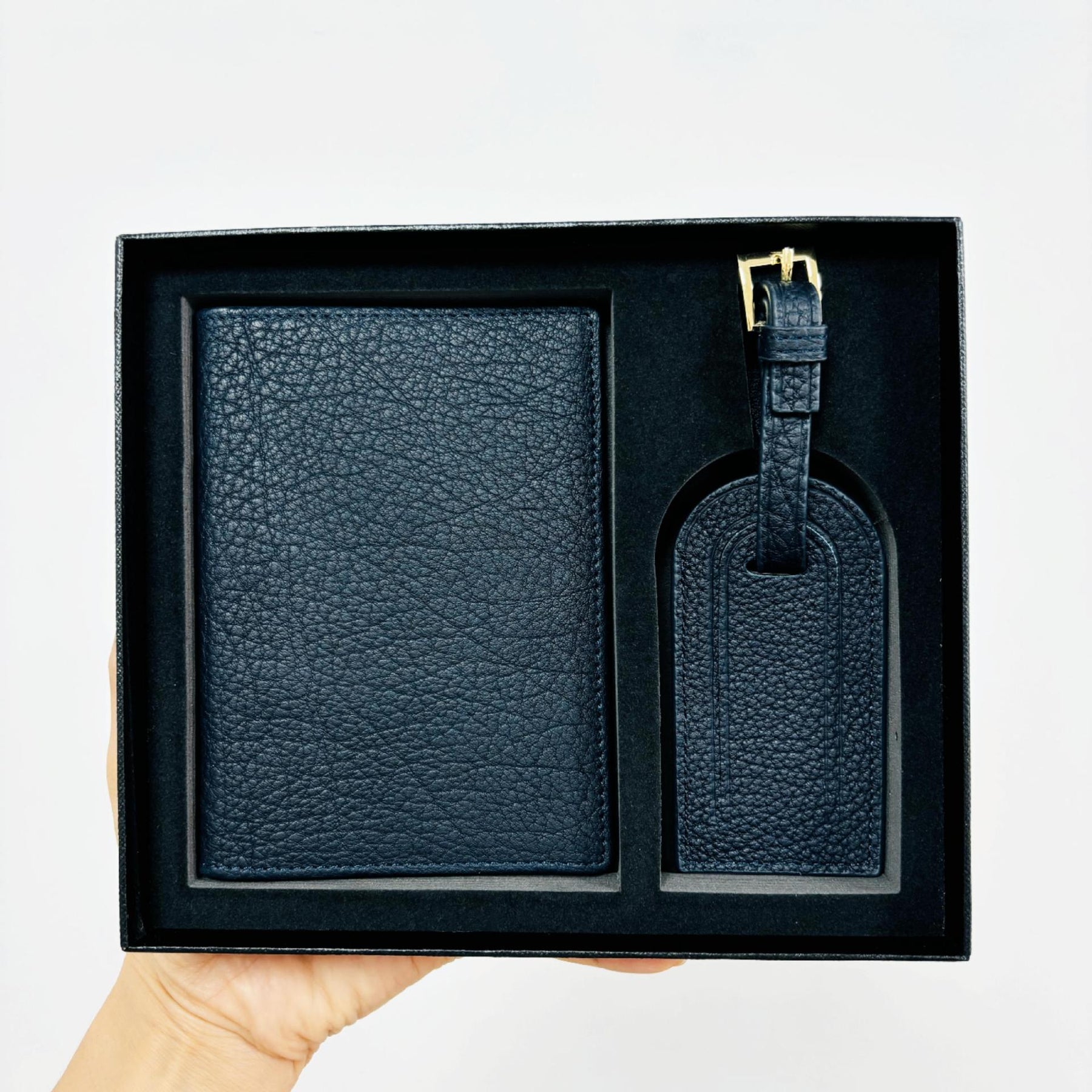 【客製化】牛皮簡約旅行禮盒 | 禮品、贈品專業客製禮贈品顧問 以泰禮品